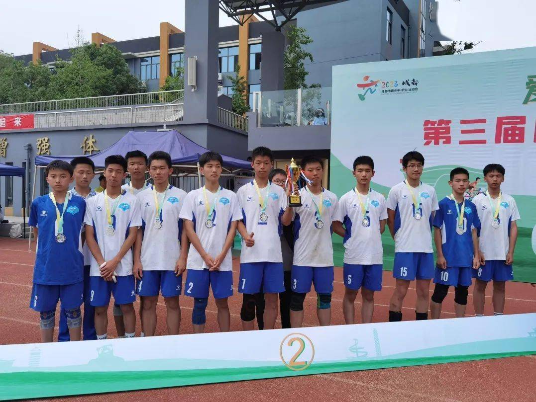 科技触碰未来人文涵养胸怀成都七中高新校区20232024学