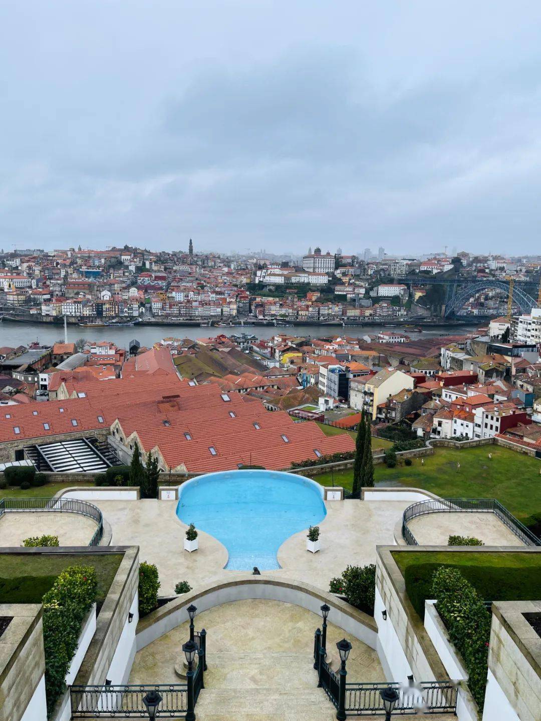 波尔图西欧小镇的日与夜