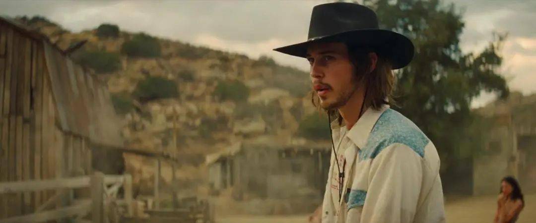 好莱坞第一油王剃光头后性感爆表危险又迷人全网争喊尤物