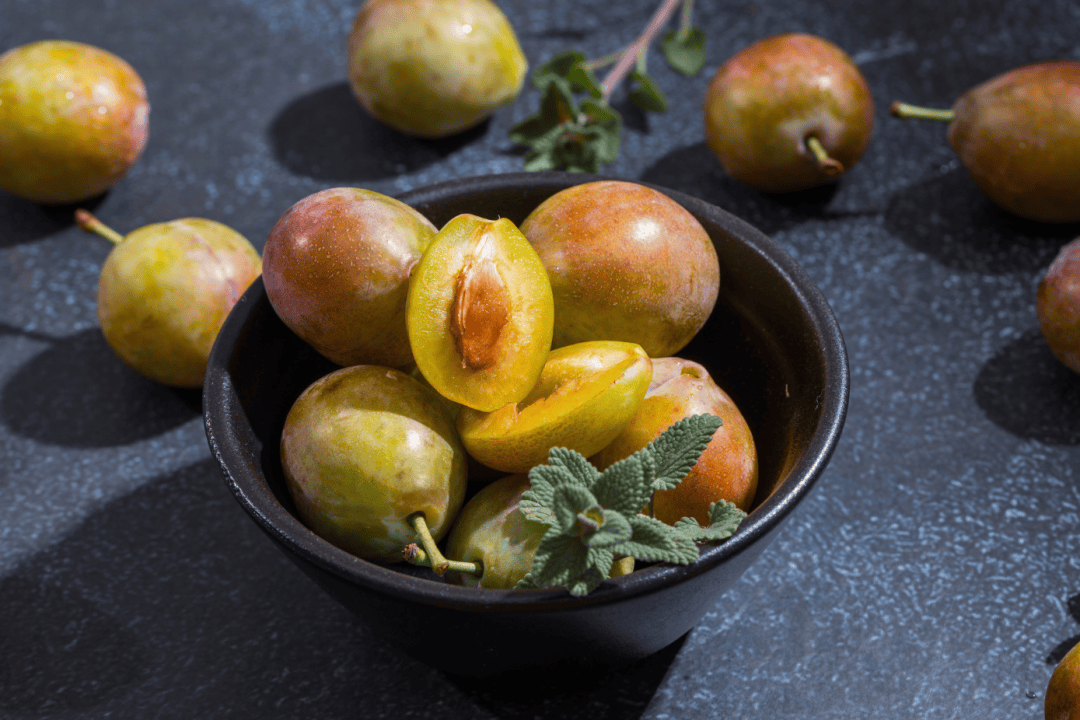 这种火爆全网的"通便水果",我劝你别多吃!_西梅_含量_果糖