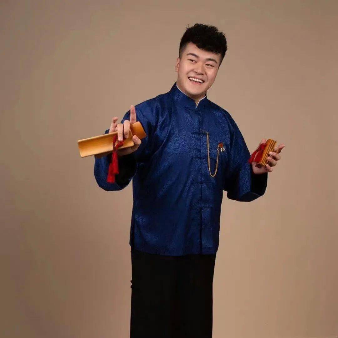 本场演出不仅有中国曲艺牡丹奖表演奖获得者杨锦龙带来快板《哪吒闹海