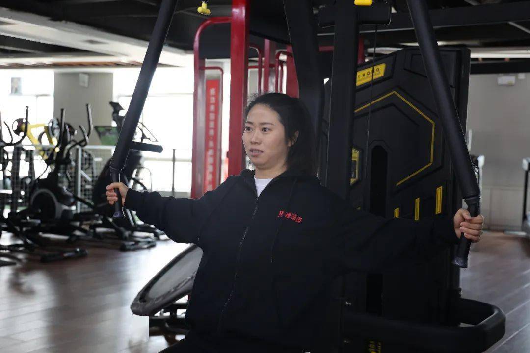 石嘴山青年:"贾玲的对手李菲菲"_拳击_训练_运动会