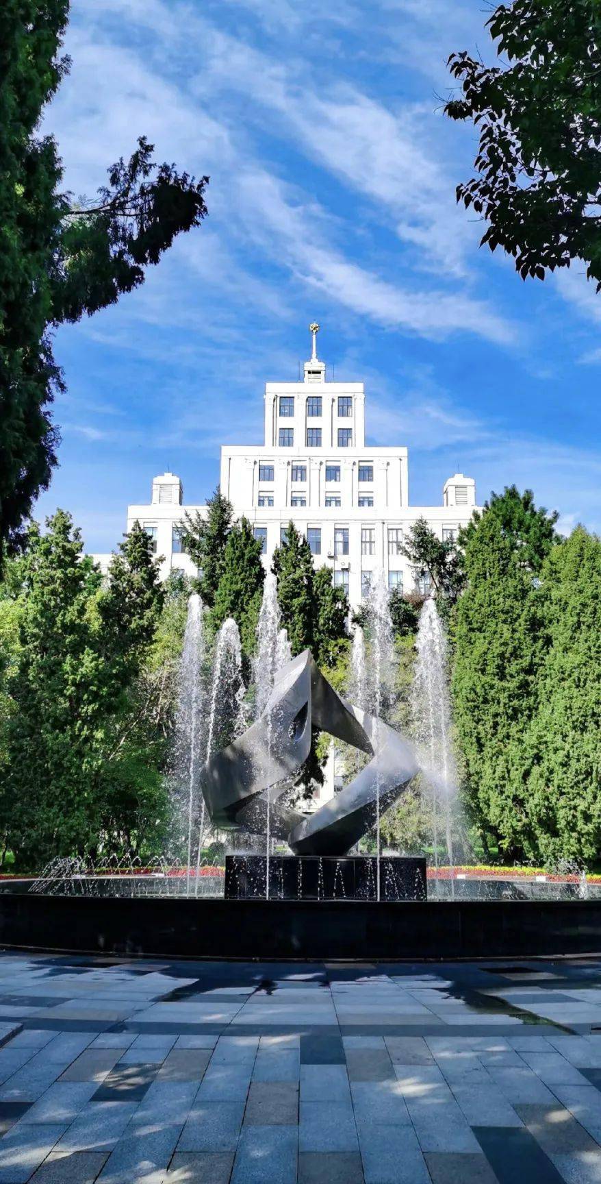 东林的建筑风格各式,丰富多彩我们在这里忠于热爱,释放青春在光阴荏苒