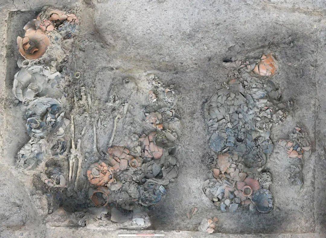 商丘发现新石器时代首例玉覆面