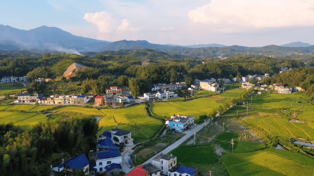 石牛寨镇庄楼村▲伍市镇东山村▲向家镇望湖村平江历史厚重,自东汉