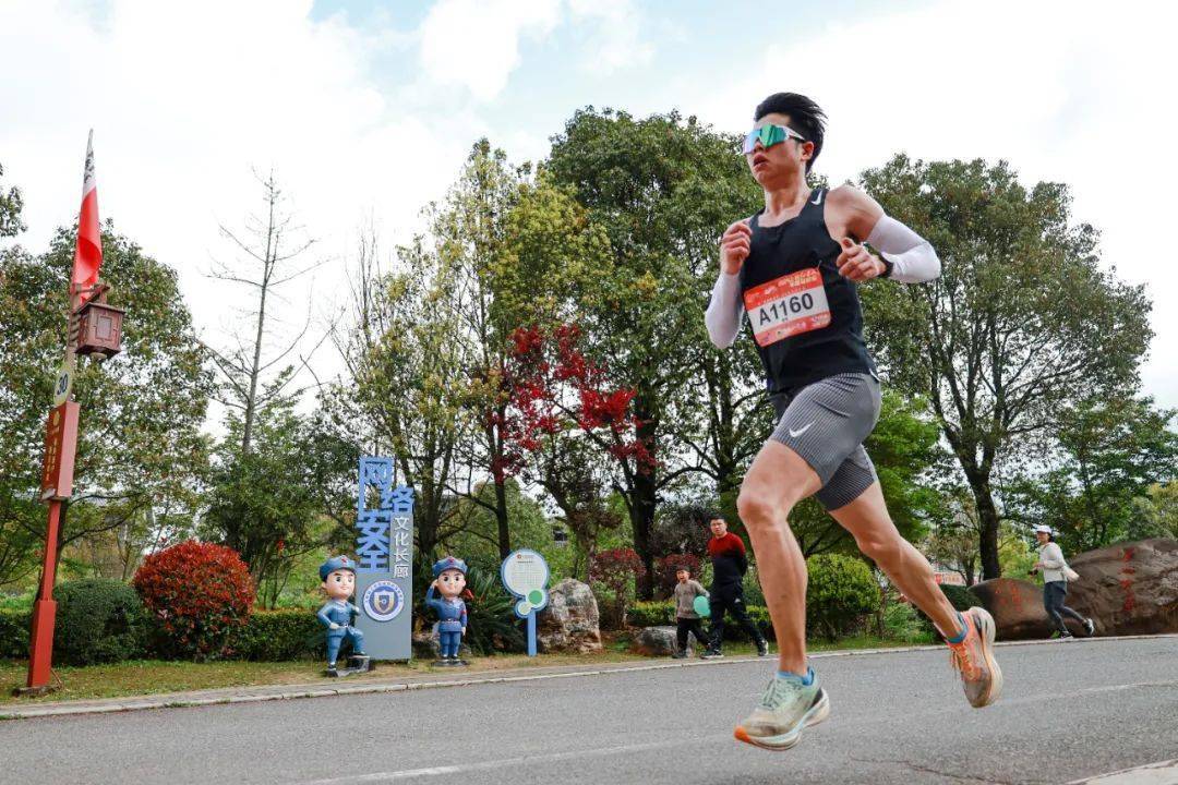 "沉浸式"宣传,激发新活力"来古田游玩,不仅观看了马拉松还能学到法律