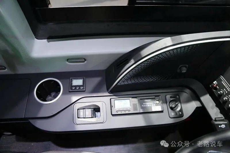 公路客车的发展方向是什么?苏州金龙用新v系给出答案_搜狐汽车_搜狐网