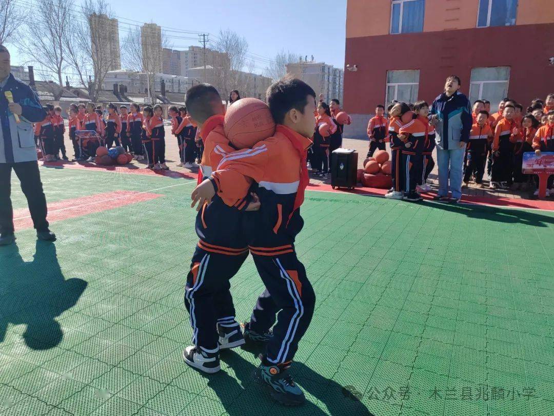 小学生趣味体育游戏视频大全(小学生趣味体育游戏视频大全集)