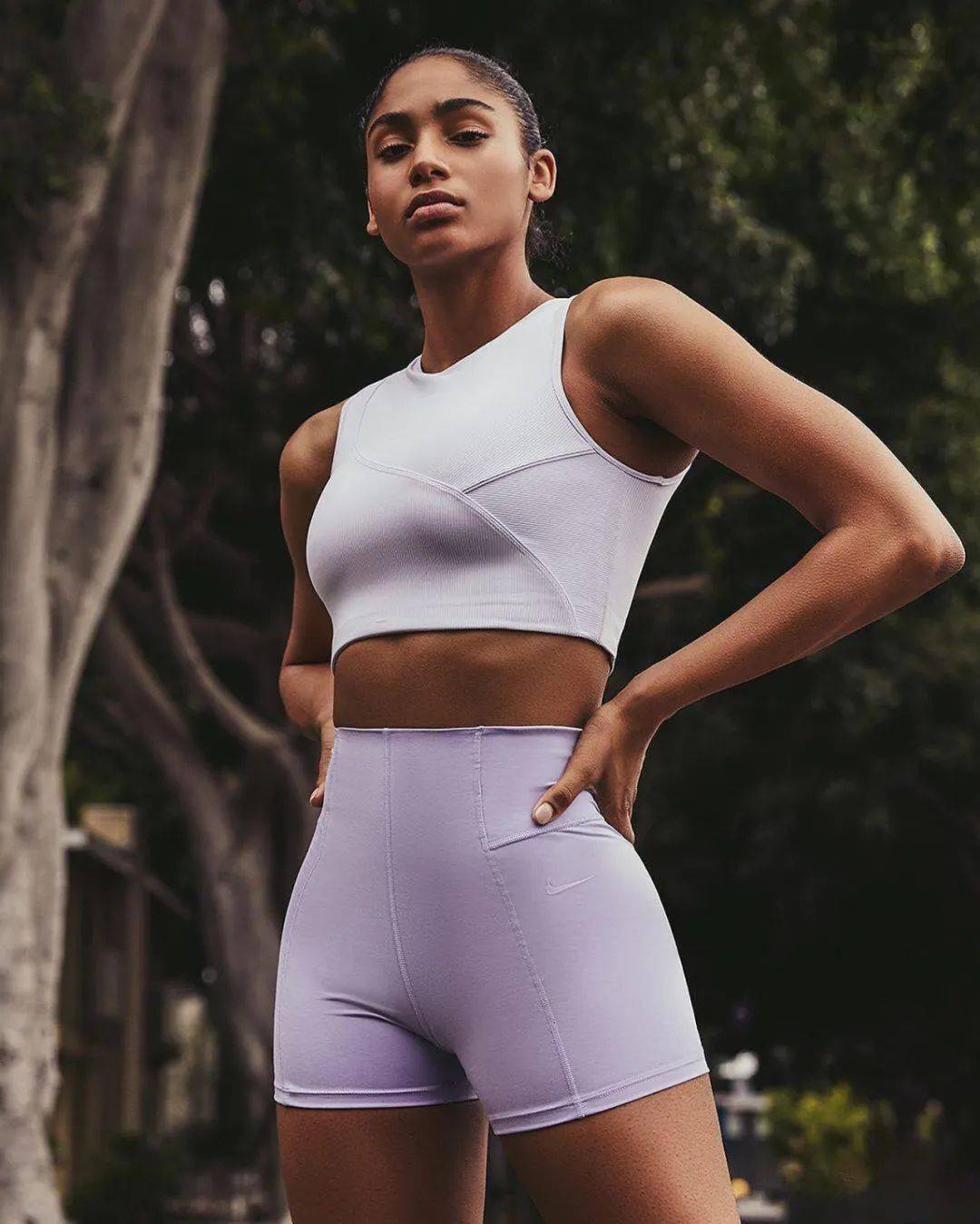 冯德伦拍摄纪录片力捧美国霸王级新人娅娅