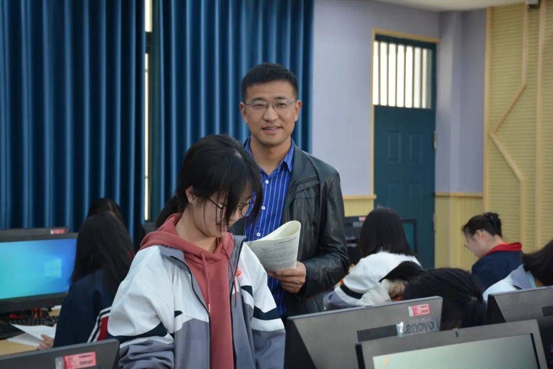 聚焦课堂教学质量提升学科育人品质桐乡二中举办嘉兴市优秀教科研成果