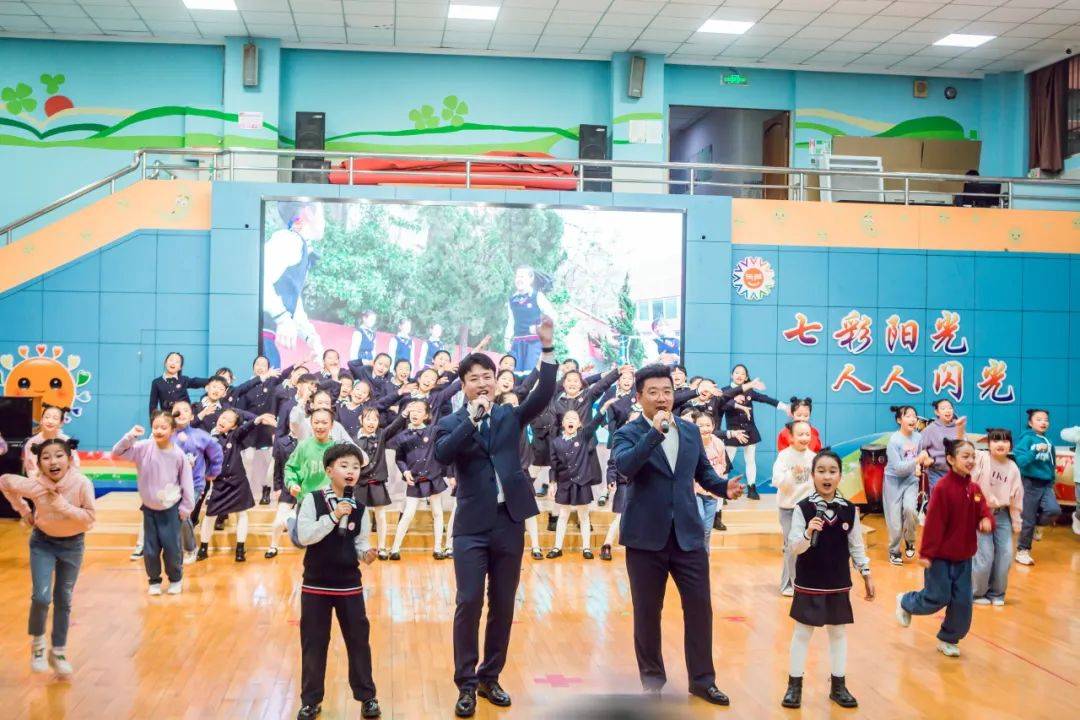 阳光少年逐梦外交摩尔多瓦驻华大使进校园交流访问活动