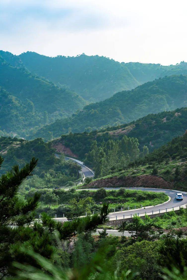 追风山海间一路锦绣一骑来邂逅春日美好吧