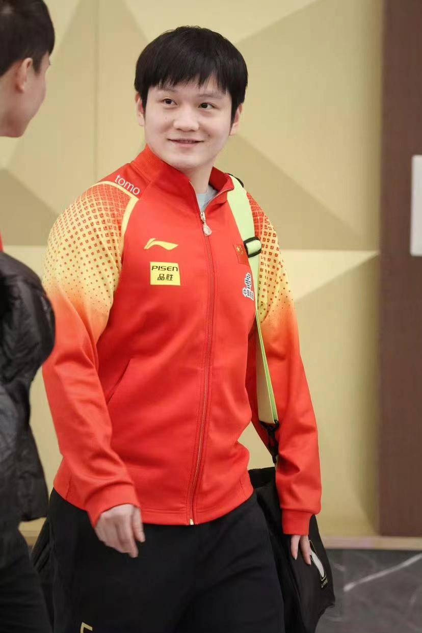 樊振东排名世界第2,1997年出生的他,身高1米73!