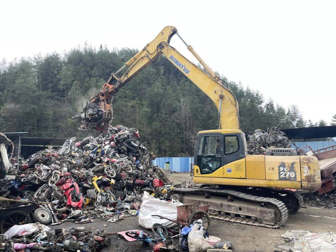 重拳出击利川多部门联合执法严打报废车市场乱象