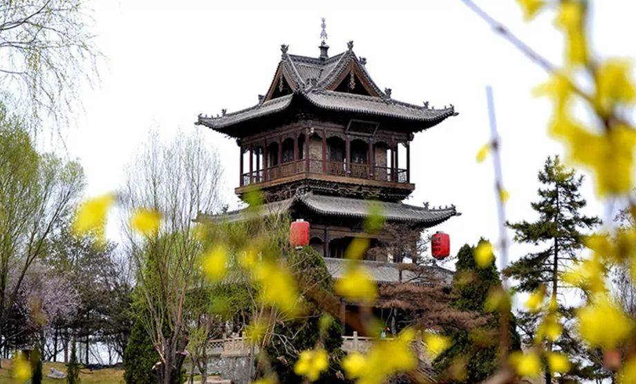 花开草绿春意渐浓来常家庄园约会美景