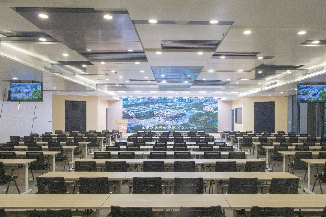 多功能!高颜值!青春报告厅华丽上线!_活动_校区_大学城