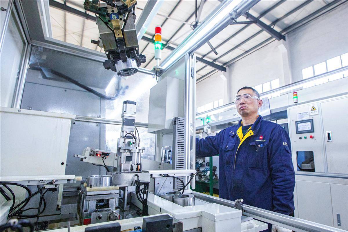 数字化升级助企"开门红"_公司_订单_生产线