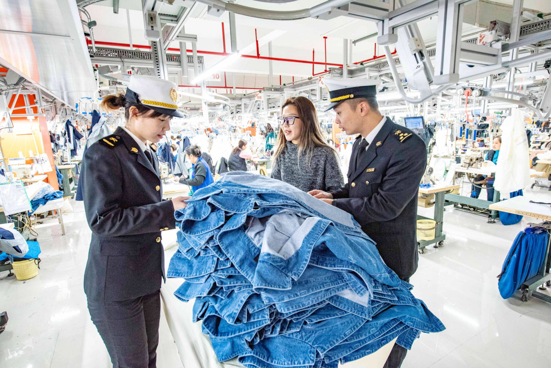 做好链上文章汕头海关这样助力纺织服装产业外贸高质量发展