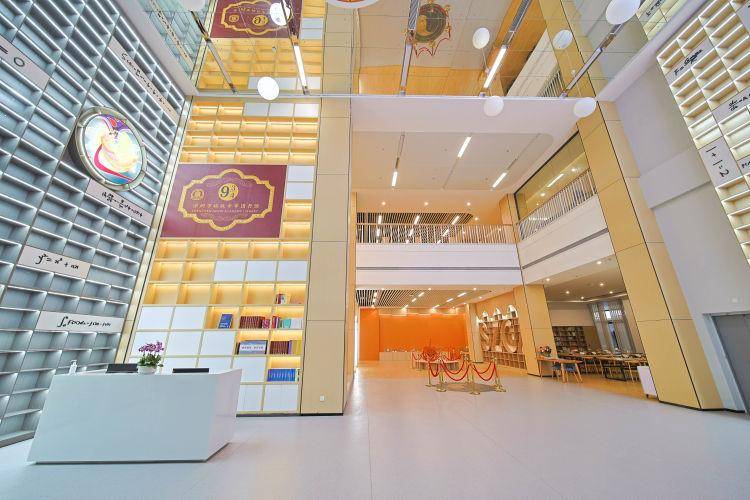 深圳市格致中学:培养新时代拔尖创新人才