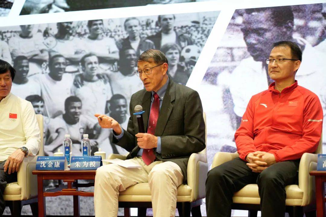 云南保山恒益实业集团有限公司董事长段治葵在开幕式上分别致辞