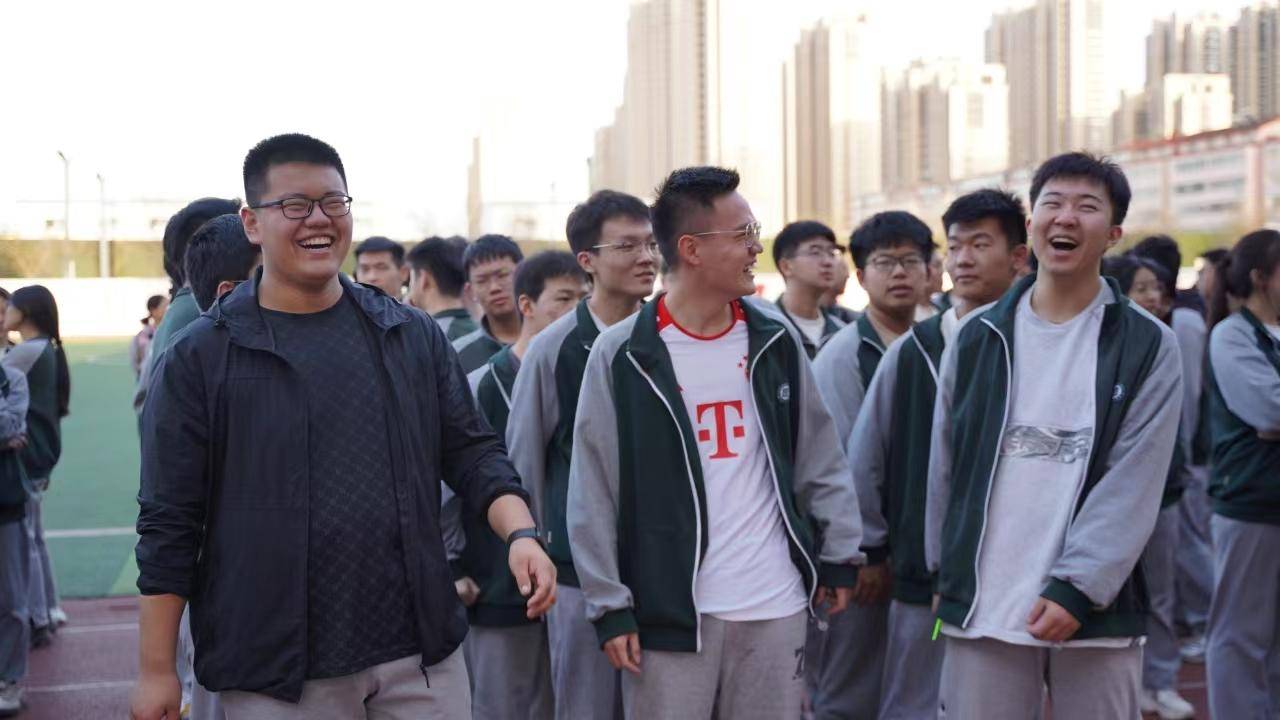 山西通宝育杰学校趣味无限激扬青春凝心聚力迎战高考