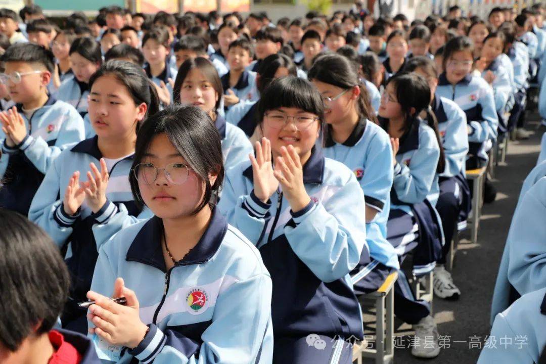 我校于3月29日下午特邀延津县司法局党组成员,一级主任科员郭国祯局长