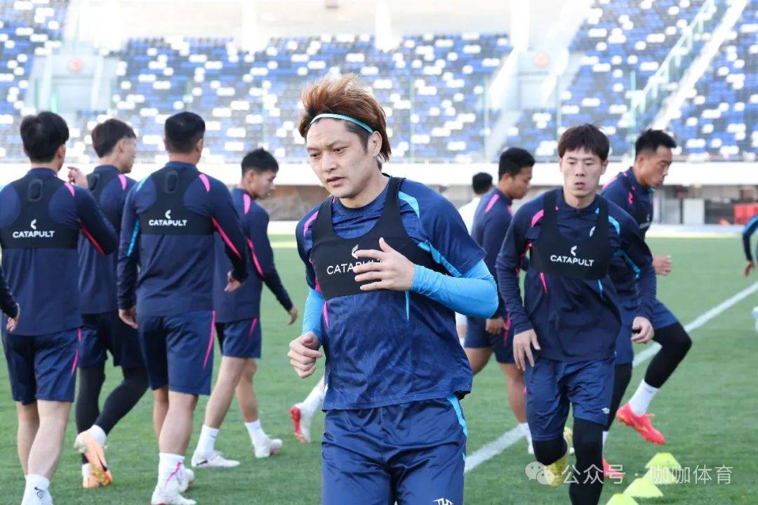 咖评明日出发圣裕彤欢迎石家庄新名片功夫队汪嵩