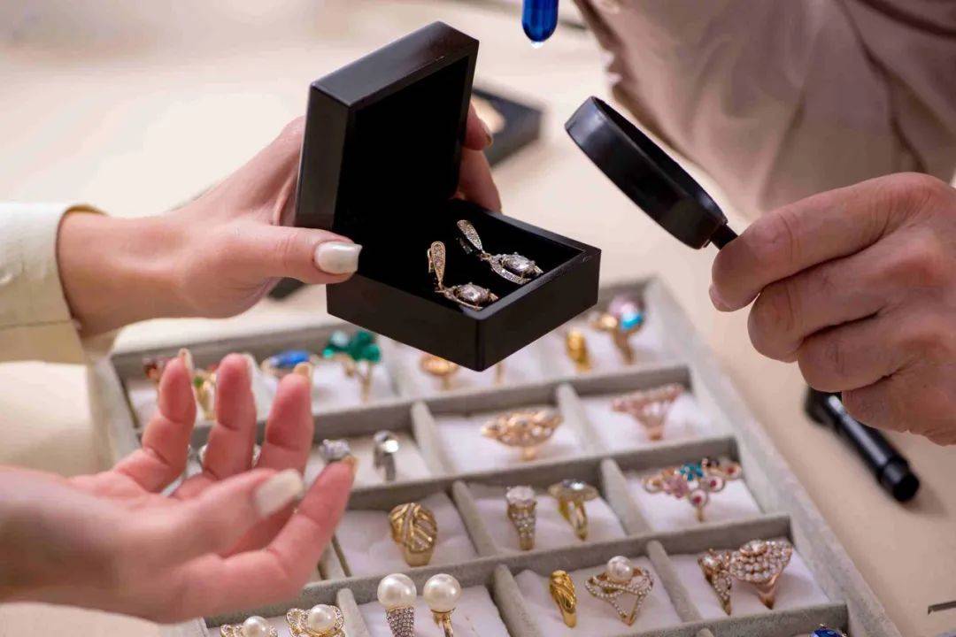 一年销售千万单珠宝黑马的产业野望