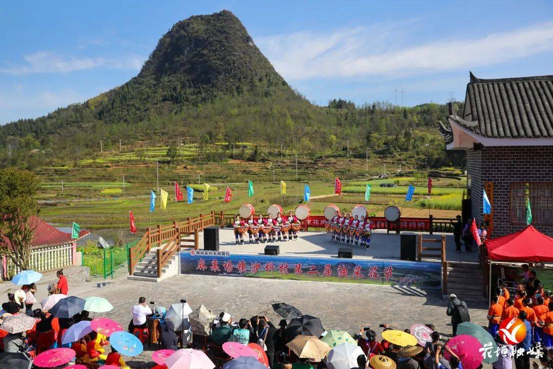 麻栗场镇沙科村：广场舞激情开赛，村民舞出新精彩_比赛_舞蹈_观众