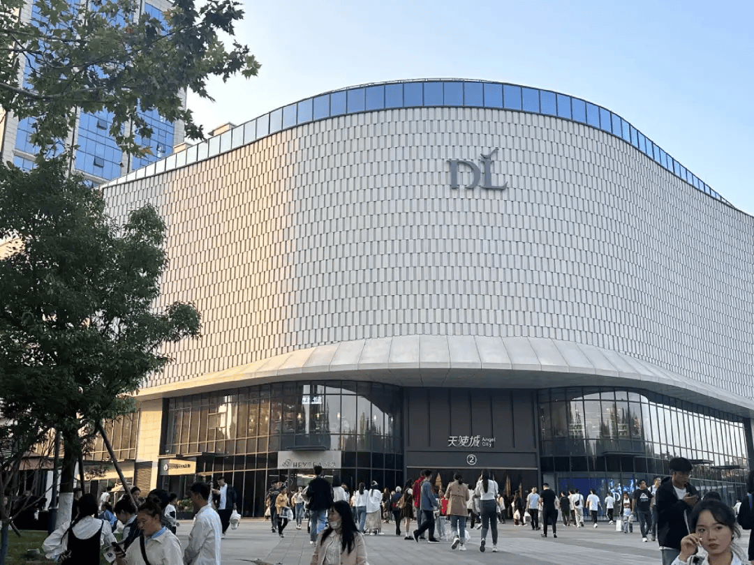 985大学生进不了超市面试关,是就业太难,还是胖东来要求太高?