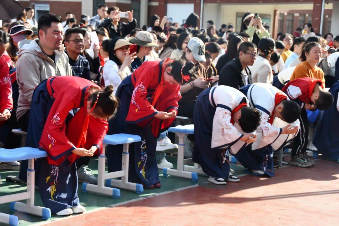 少先队动态十全十美快乐成长巢湖市世纪新都小学开展十岁成长礼主题
