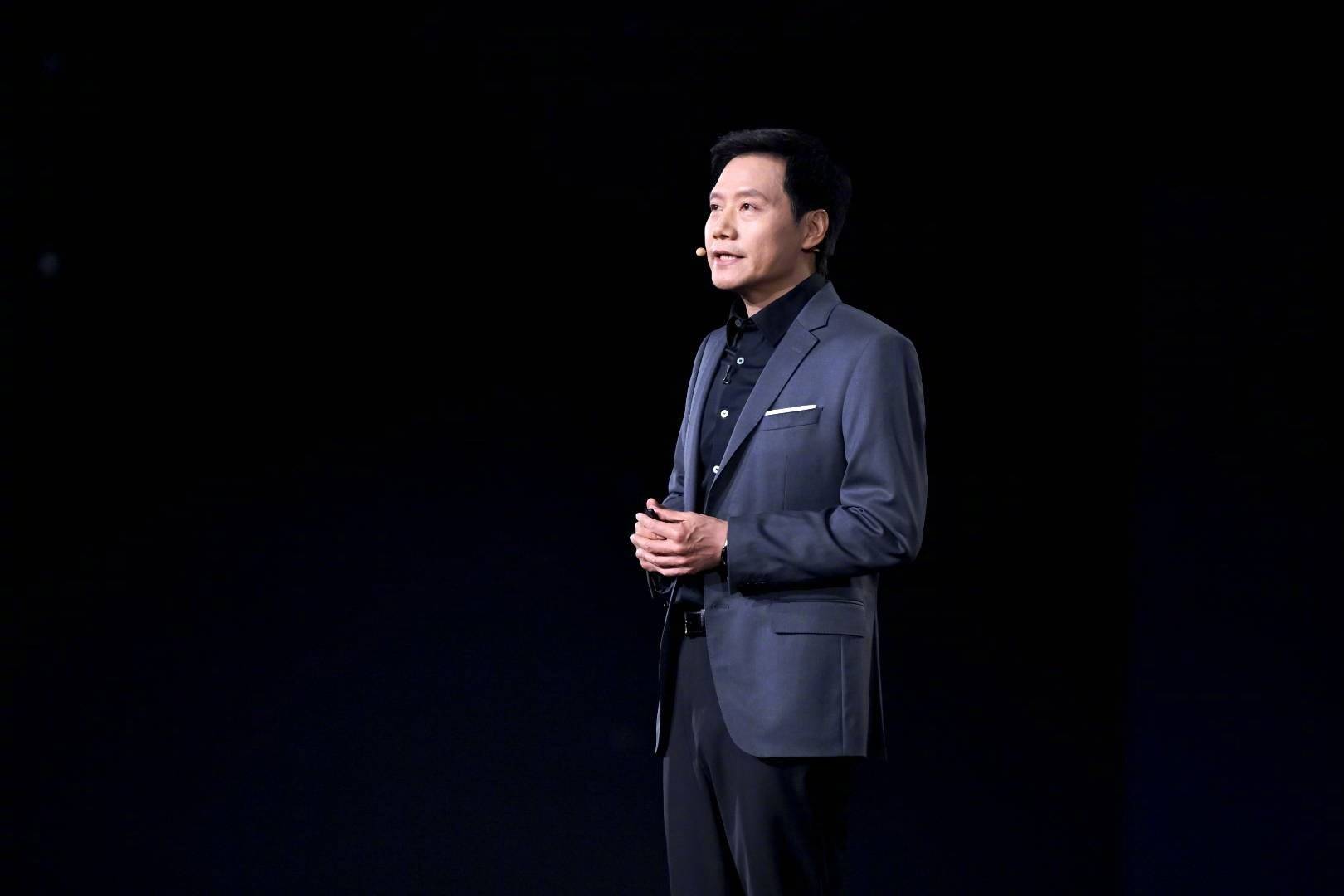 雷军的爽文人生上热搜真相没有那么爽但也足够传奇