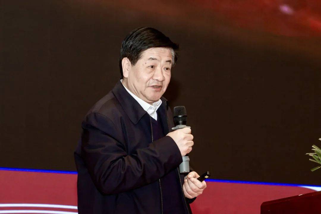 杨立美,省老龄产业协会会长张建平,中国人寿江苏省分公司副总经理许震