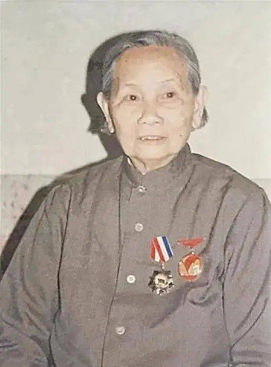 2024年江门市永远的丰碑向英雄致敬红色主题系列宣传之三致敬巾帼英雄