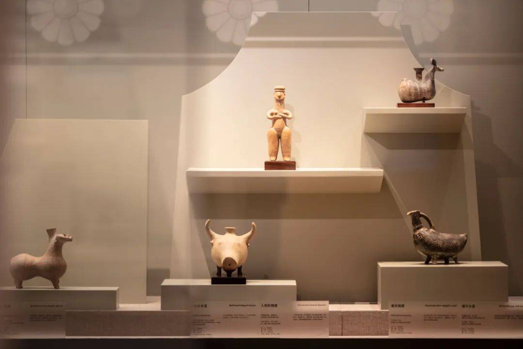 特展开幕抟埴之工古代东西文明交流中的陶瓷艺术在清华艺博迎春启幕