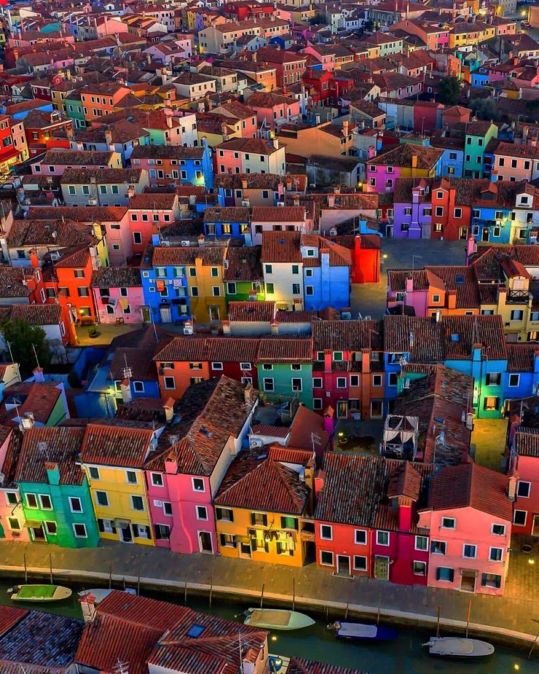 简直是艺术家天堂_布拉诺_黑马_房子