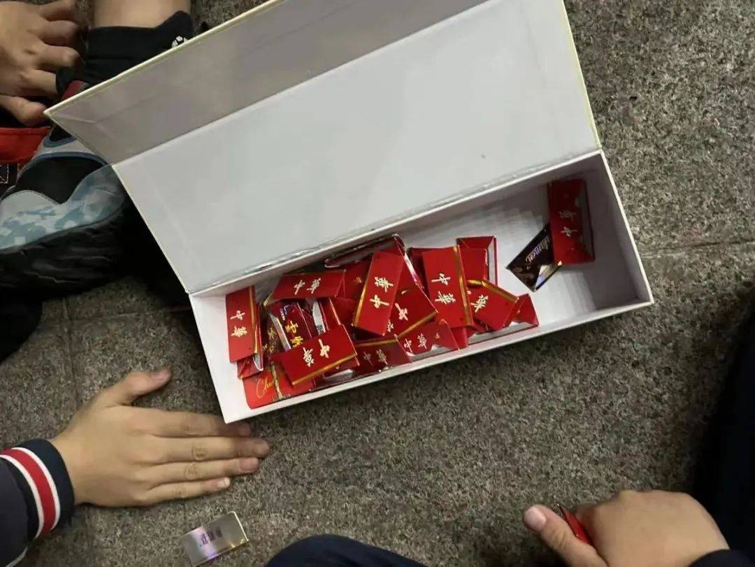 家长们警惕空烟盒变成孩子们的宝贝这些玩具很危险
