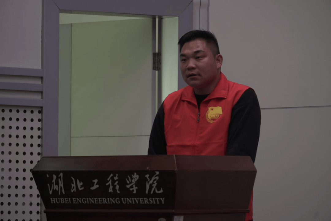 全国优秀共青团员,汉川市青年志愿者协会会长刘阳,大学生"西部计划"