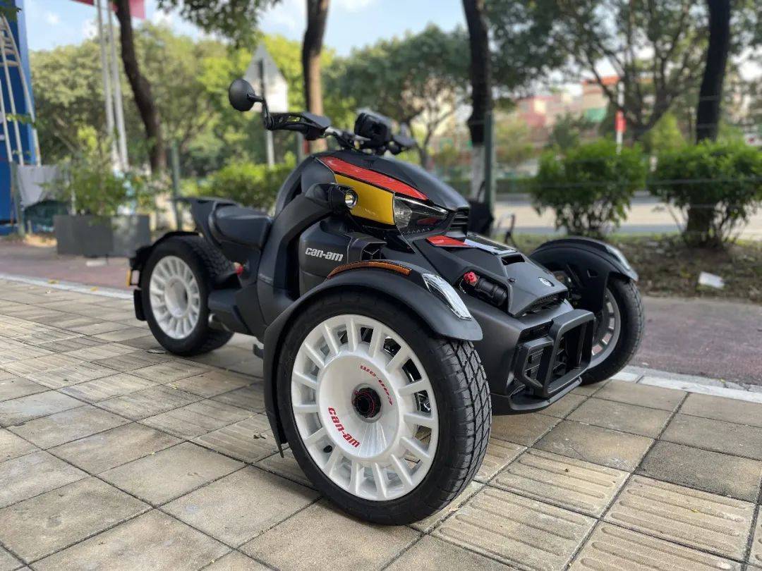 2022年庞巴迪蝎子 can-am ryker rally 900 红黄配色 仅一台_搜狐汽车