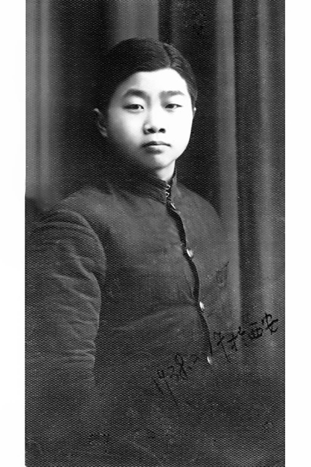 老照片的故事父亲走过的战争年代丨温故