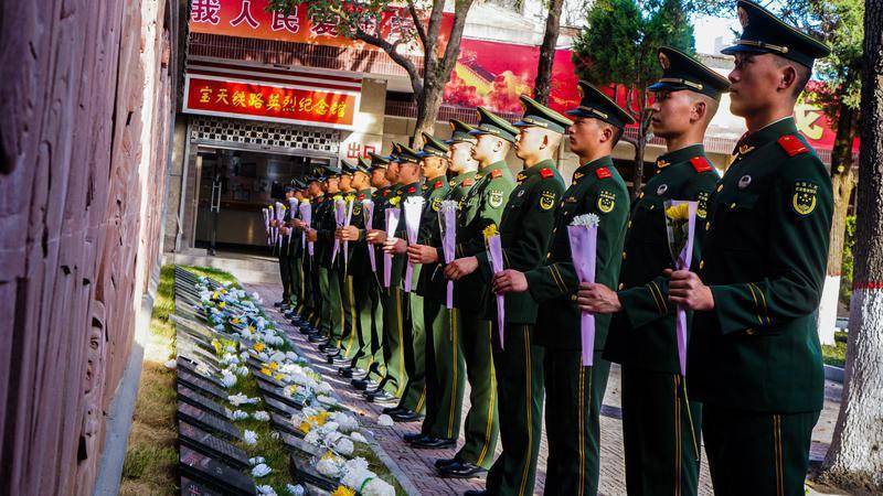 宝鸡武警组织开展"缅怀英雄,致敬英烈"系列活动_纪念碑_张红中_西安