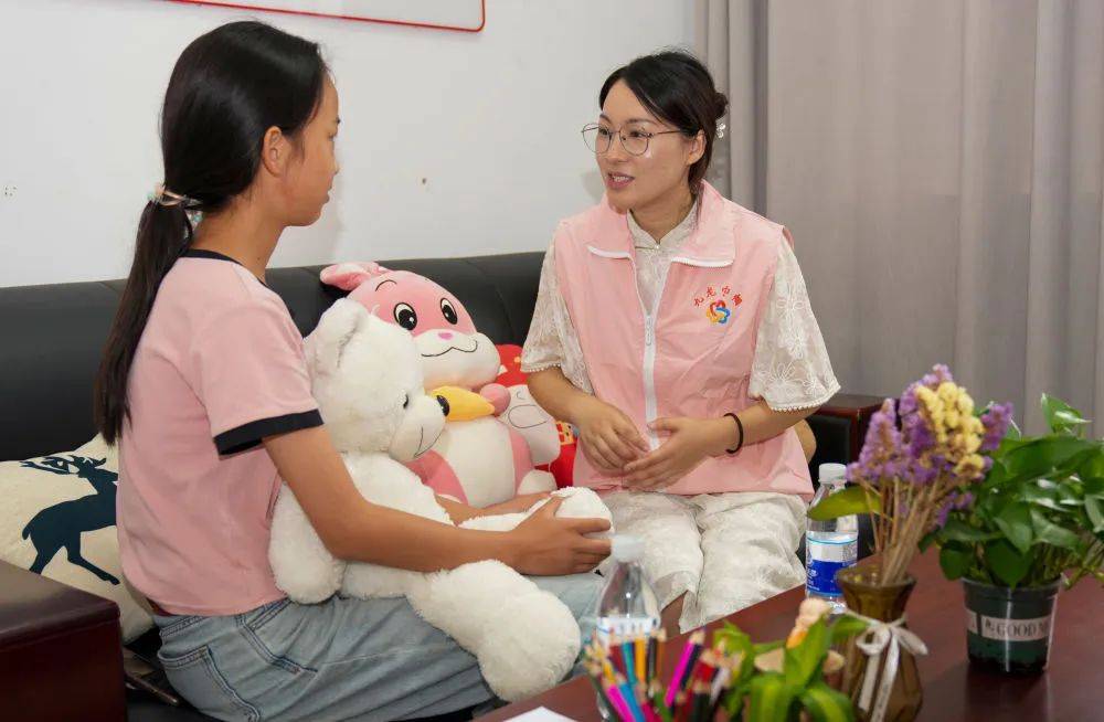 这是一个心病孩子的家长群每天新消息不断滚动