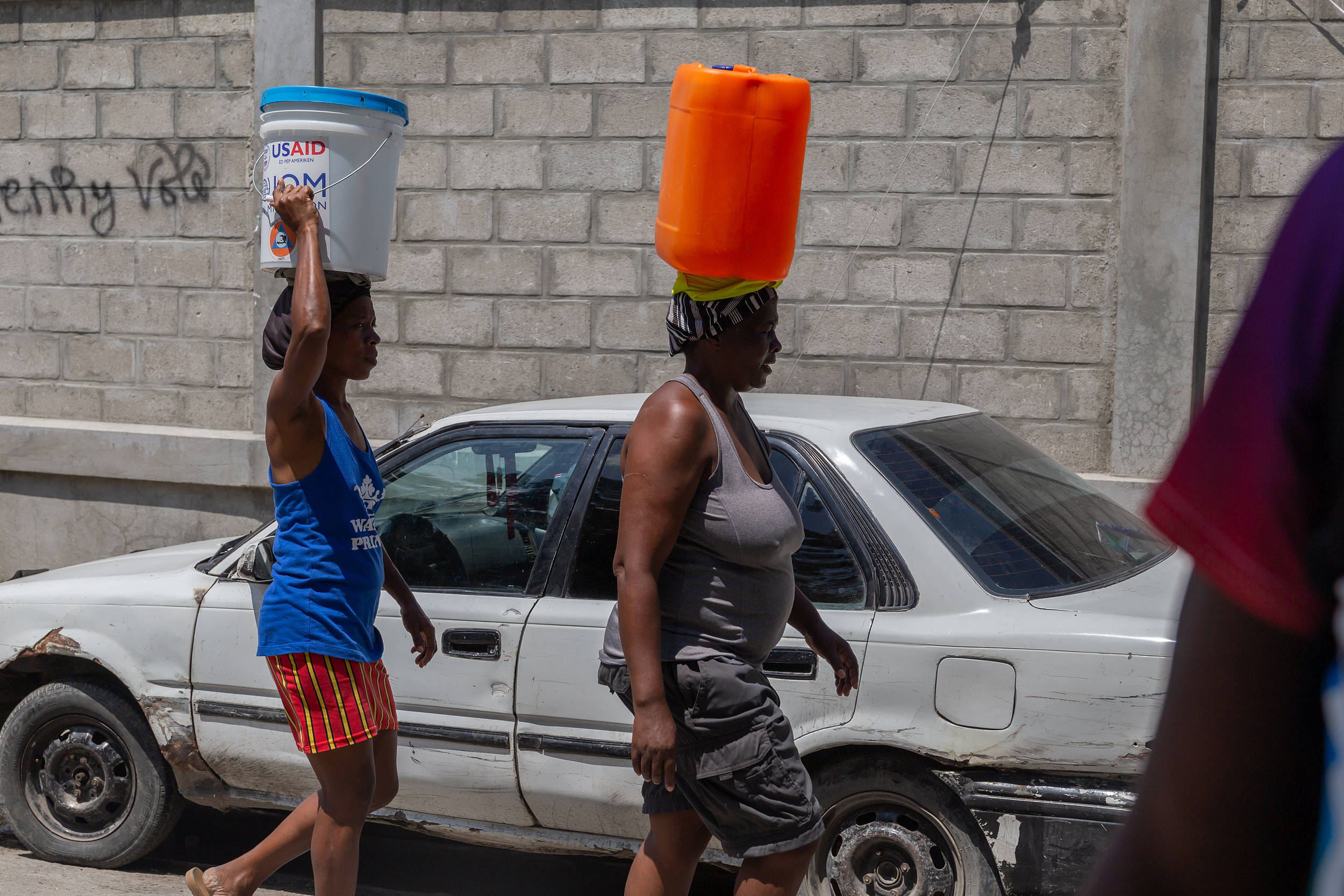 海地乱局总统府附近发生枪战三周内超5万人逃离首都