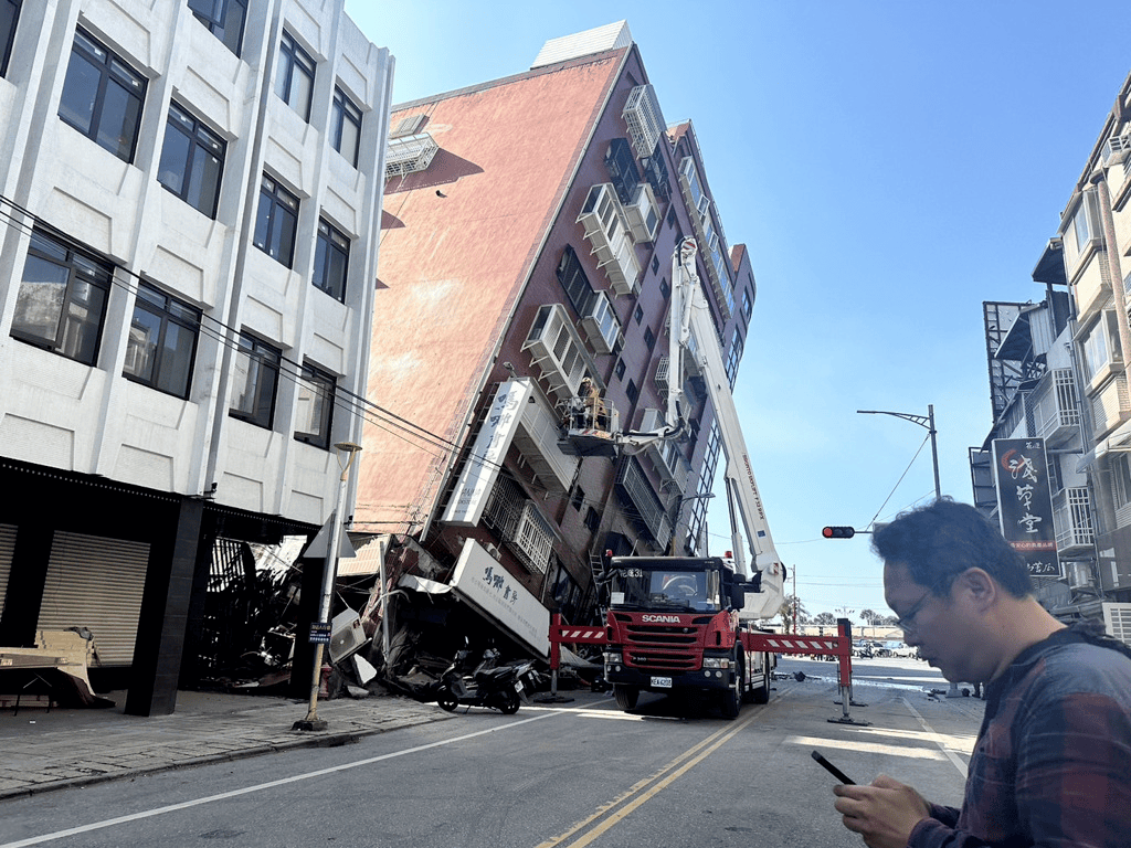 台湾地震已致4人遇难,97人受伤!国铁多条铁路受影响,列车晚点