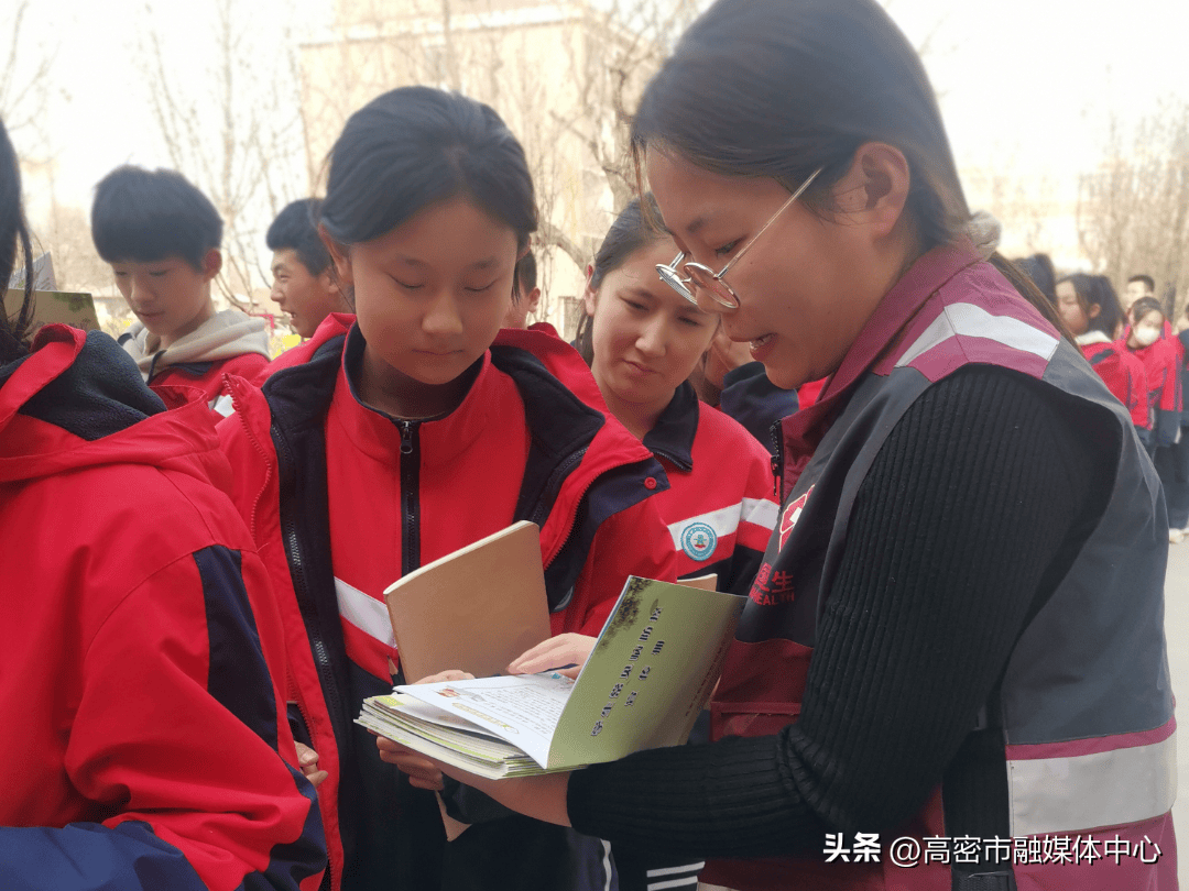 潍坊高密市开展第8个全国近视防控宣传教育月进校园活动_知识_眼睛_主