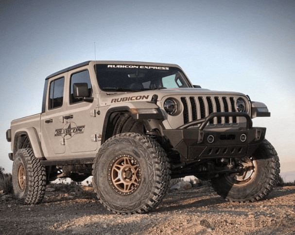 jeep角斗士升级日本hks机械增压套件 马力提升至397匹