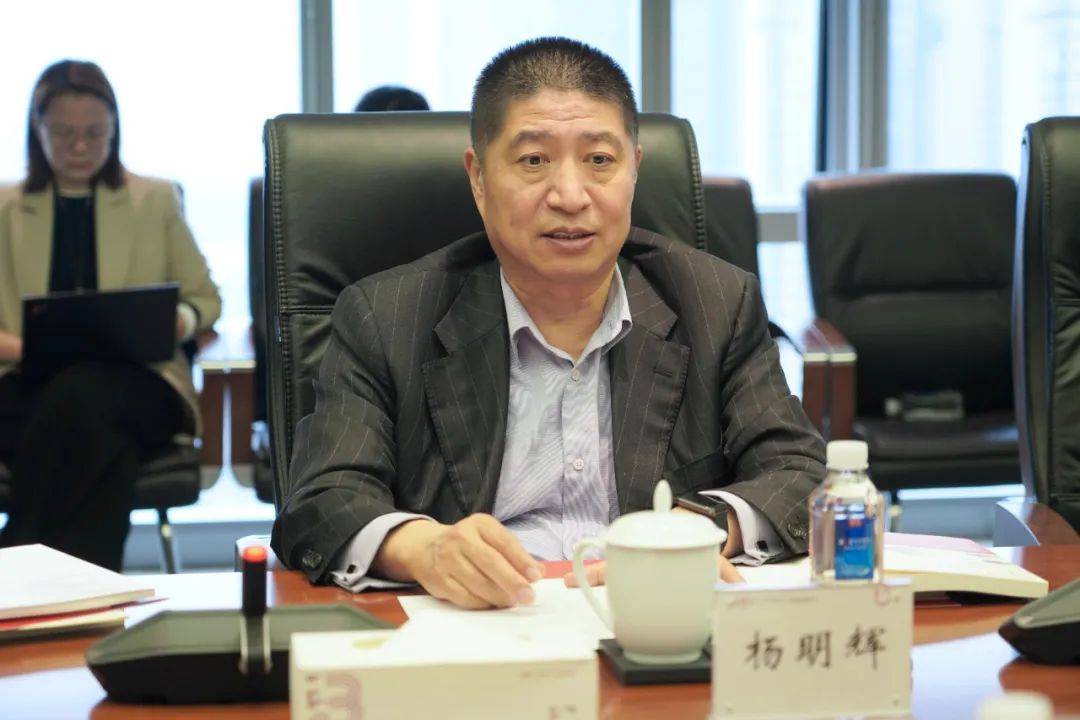 赵小中董事长对杨明辉总经理一行的到来表示欢迎,对中信证券长期以来