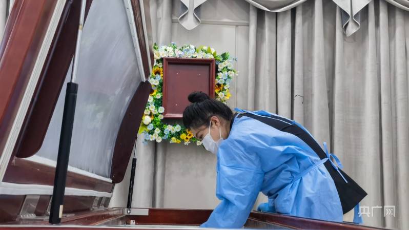 【网络中国节·清明】新生代殡葬师步入职场，重塑生命告别仪式