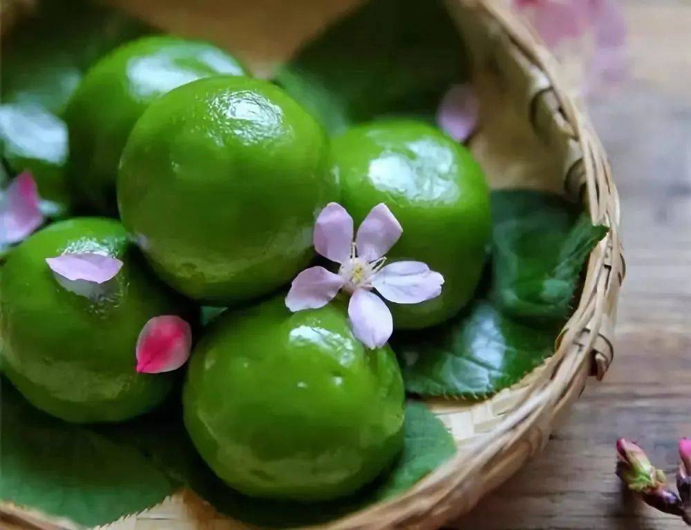 清明果安徽,江西等我国南方省份多在清明节吃清明果.