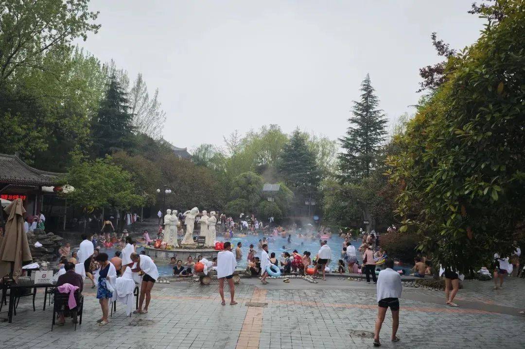 清明出游来汤峪踏青泡温泉